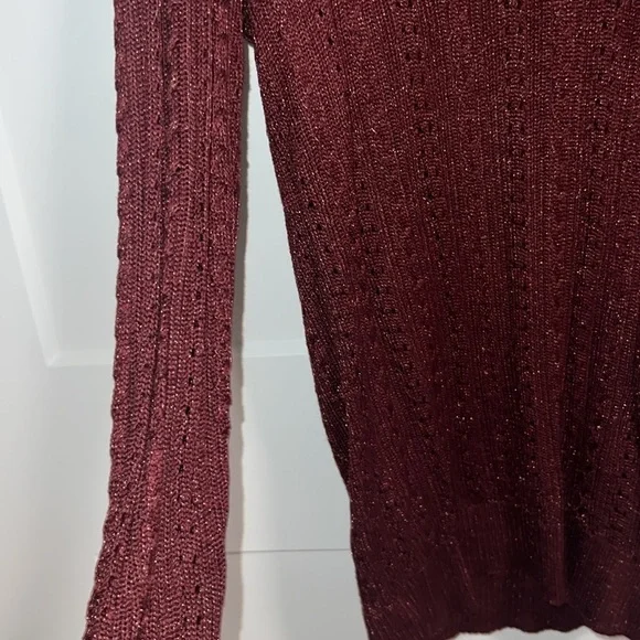 Banana republic sweater - size medium- maroon - Picture 7 of 8